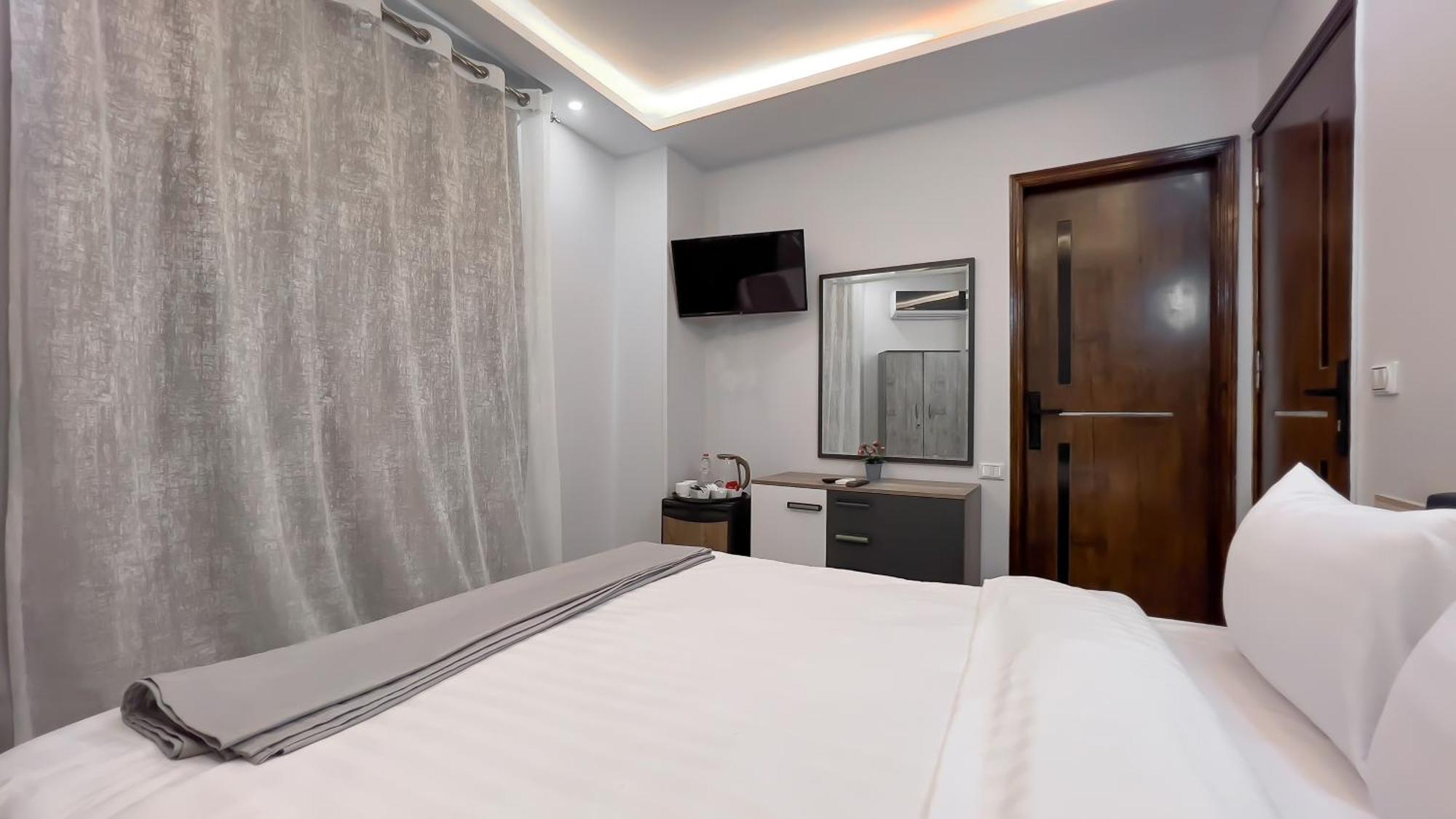Pyramids Tower View Inn Nazlet el Simman Bagian luar foto